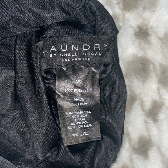 fuzzy bucket hat - Picture 2 of 2